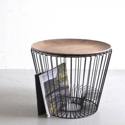 Black magazine table - natural wood cover