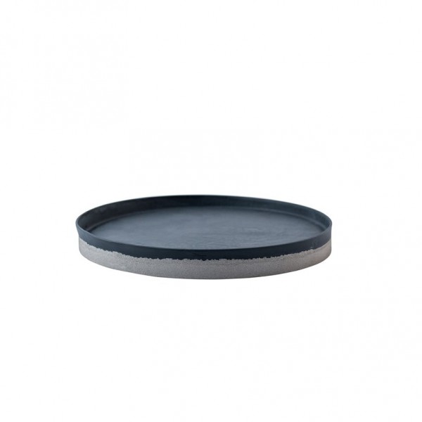 Platters concrete black