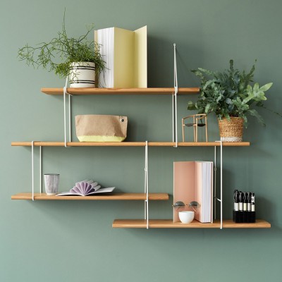 Setup 1 – Oak / White Shelves